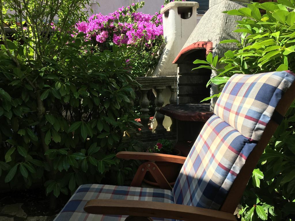 Apartment Garden Malinska Exterior photo